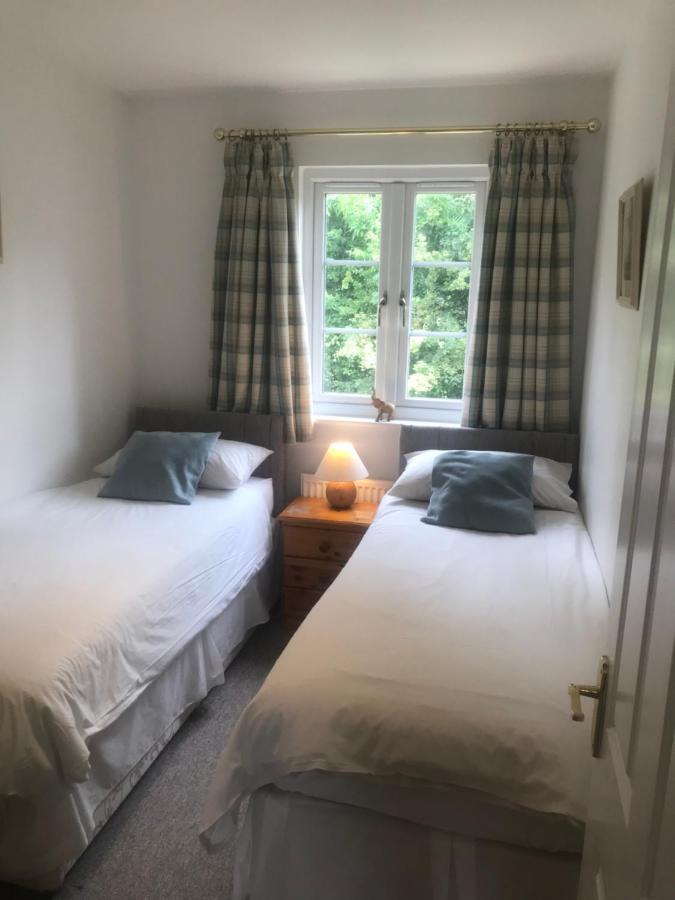 Liming Lodge - Lakeside Home In The Cotswolds 南塞尔尼 外观 照片