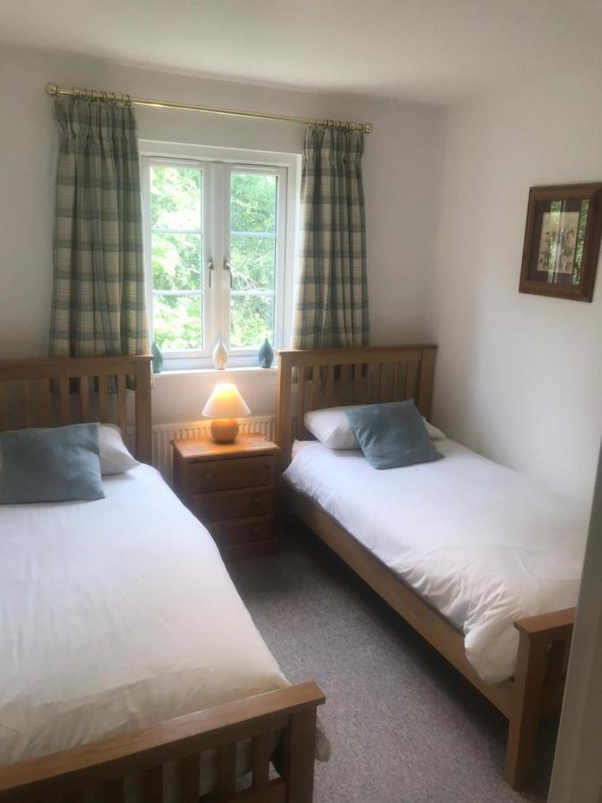 Liming Lodge - Lakeside Home In The Cotswolds 南塞尔尼 外观 照片